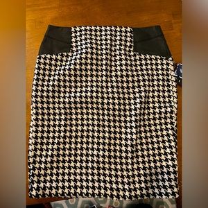 Dalia Collection Women’s Black and White Skirt mixed media wool blend fabric
